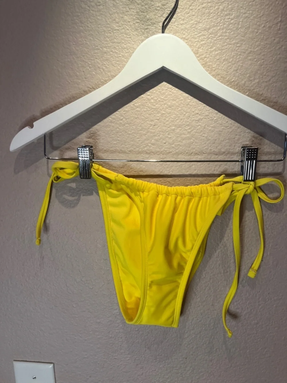 New Wild Fable Women’s Yellow String Bikini Bottoms Size XXS NWT